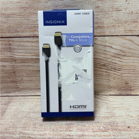 Insignia Black HDMI Cable 6ft- High-Speed AV Connectivity - Picture 3 of 5